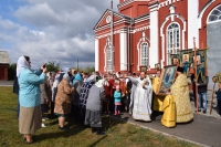 Августовская икона Божией Матери была принесена для поклонения верующих в храм Архистратига Божия Михаила села Озерки