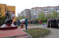В День памяти погибших в радиационных авариях и катастрофах митрополит Герман освятил памятник «Героям Чернобыля»