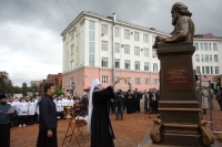 Митрополит Герман принял участие в открытии памятника святителю Луке (Войно-Ясенецкому) на территории КГМУ