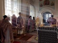 Архиерейское богослужение в Курском Свято-Троицком женском монастыре