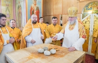Митрополит Курский и Рыльский Герман освятил Никольский храм в селе Никольское
