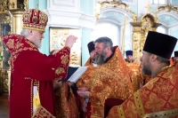 Митрополит Герман вручил церковные награды клирикам епархии к празднику Святой Пасхи 