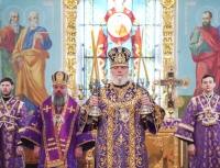 Накануне 30-летия архиерейской хиротонии митрополит Герман возглавил Литургию в Знаменском кафедральном соборе