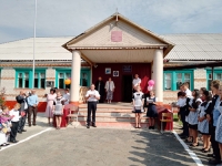 Торжественная линейка, посвященная Дню Знаний в Полукотельниковской школе