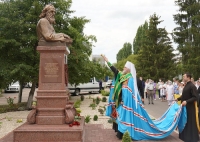 Митрополит Герман освятил памятник святителю Луке в Курчатове на территории  МСЧ №125