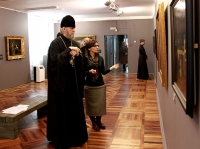 Митрополит Курский и Рыльский Герман посетил выставку картин из Пушкинского музея