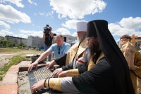 Митрополит Герман освятил закладной камень в основание будущего Покровского храма 